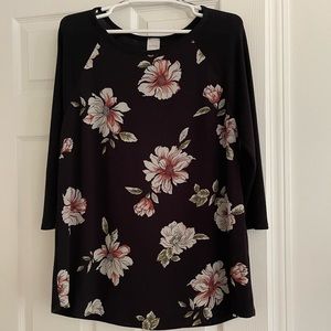 Kayleigh floral top maternity friendly